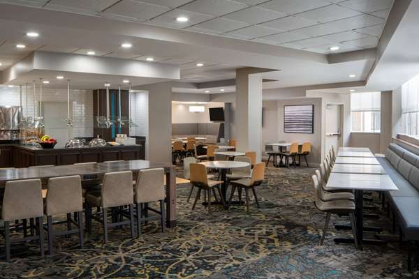 Amenities - Sonesta ES Suites Convention Center New Orleans