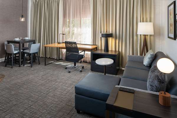 Suite - Sonesta ES Suites Convention Center New Orleans
