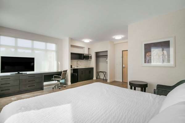  - Quality Inn Nanaimo