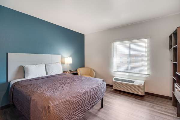  - WoodSpring Suites Airport Bakersfield