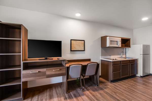 - WoodSpring Suites Airport Bakersfield