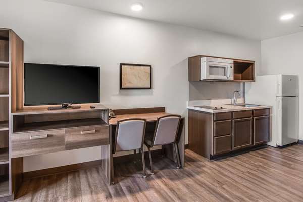  - WoodSpring Suites Airport Bakersfield