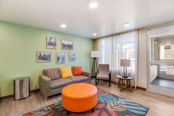  - WoodSpring Suites Airport Bakersfield