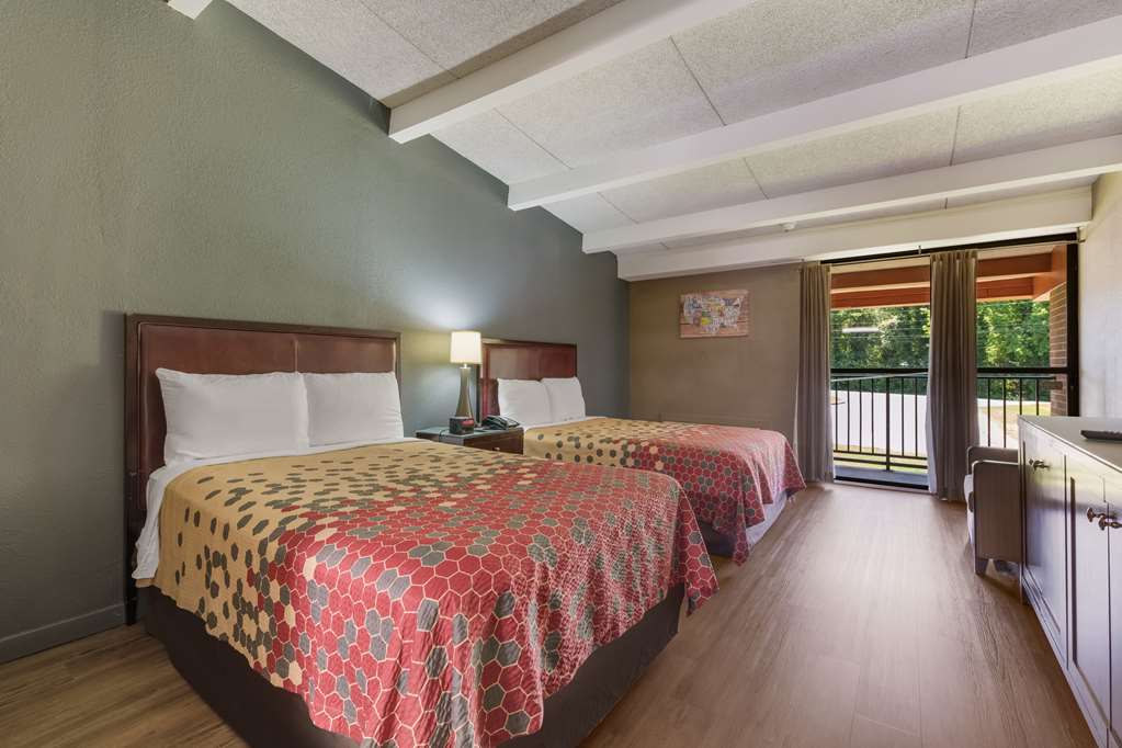 ECONO LODGE HIGH POINT - ARCHDALE-guestroom-Guest Room,On-Site.jpg