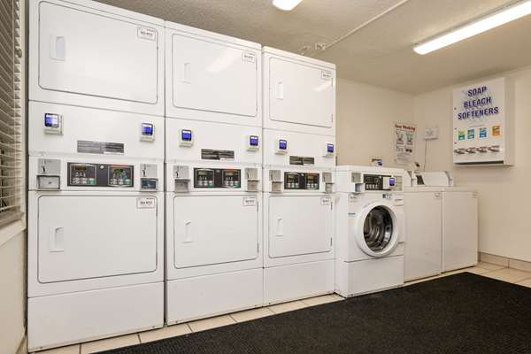 Amenities - Suburban Studios Mentor