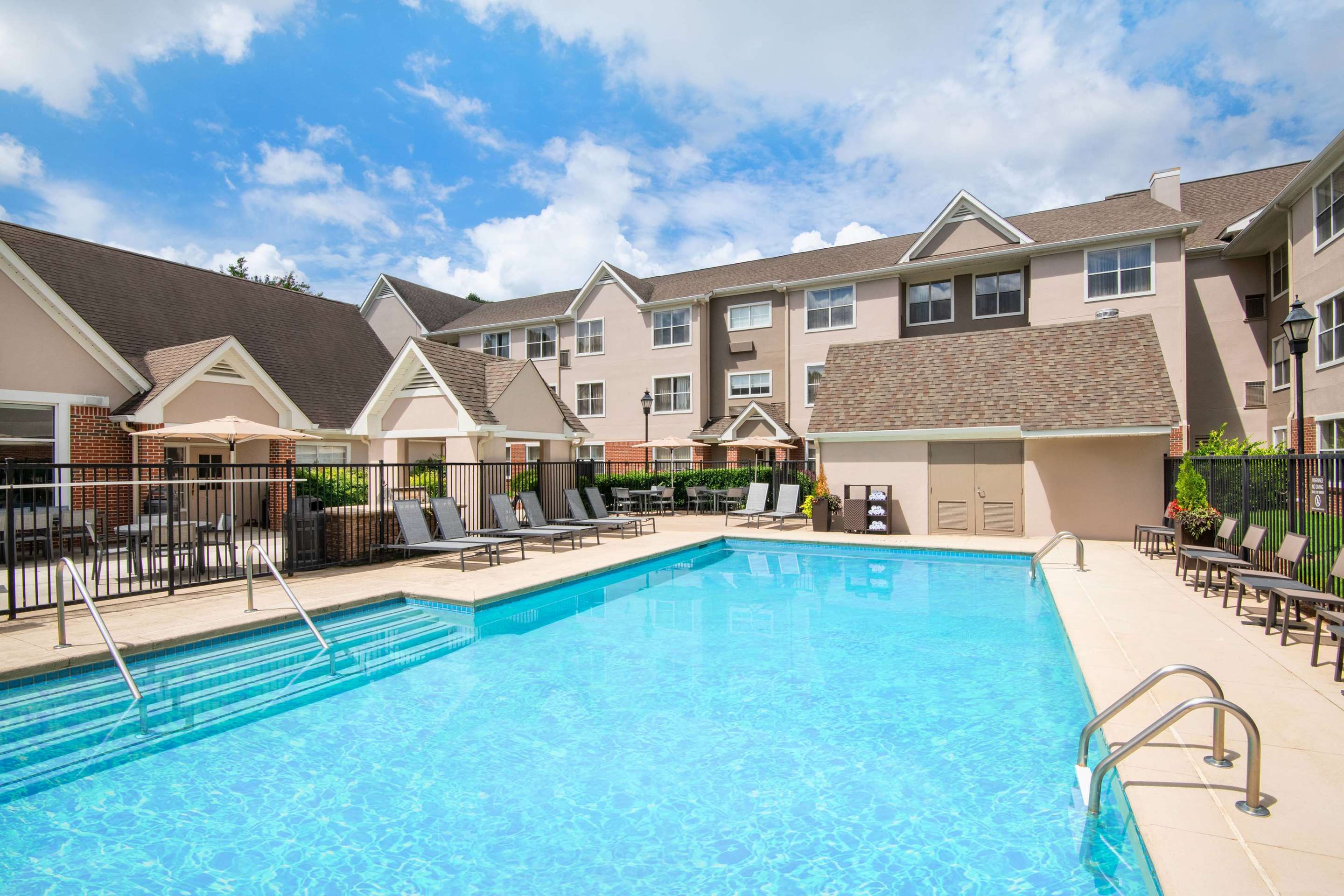 Outdoor pool | Sonesta ES Suites Atlanta Kennesaw Town Center