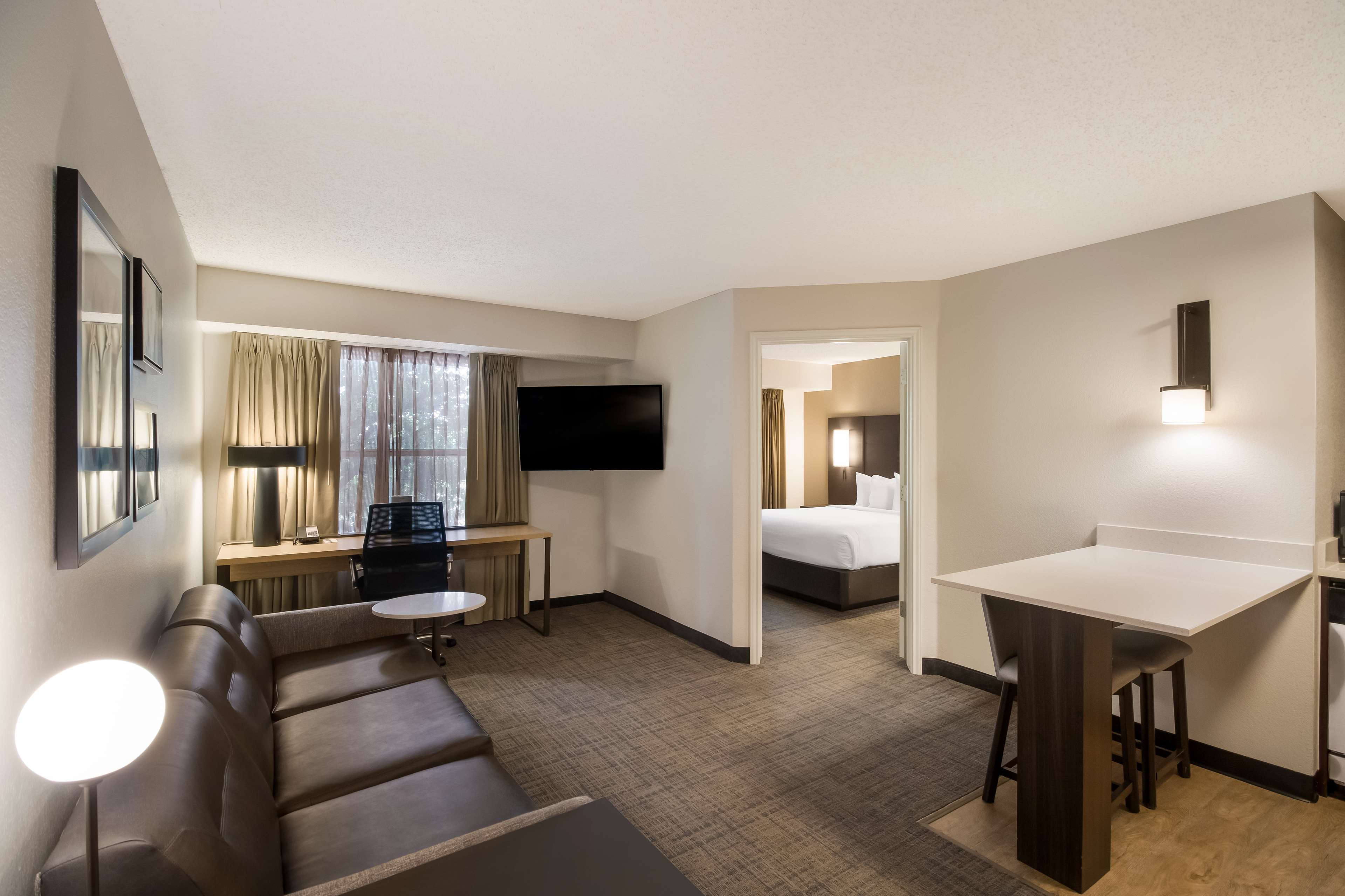 One Bedroom Suite - Queen image
