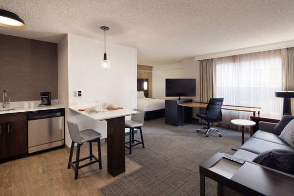 Suite - Sonesta ES Suites Fresno