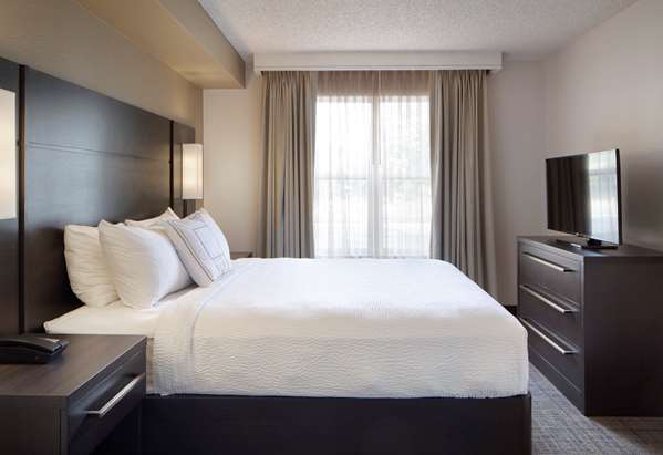 Suite - Sonesta ES Suites Fresno