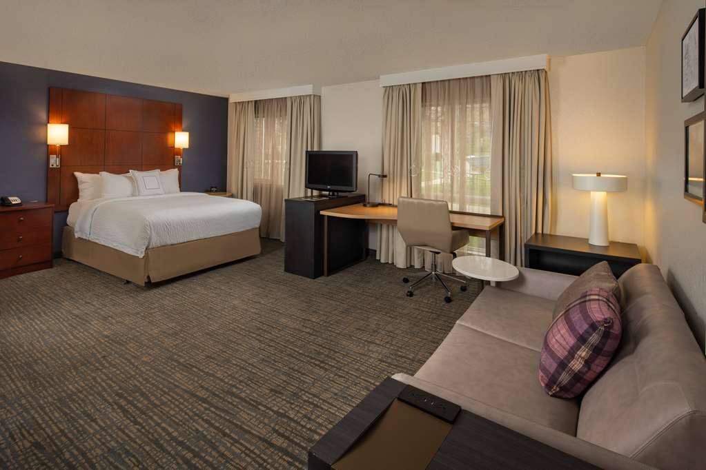 Sonesta ES Suites Brentwood-guestroom-Guest Room,Suite,On-Site.jpg