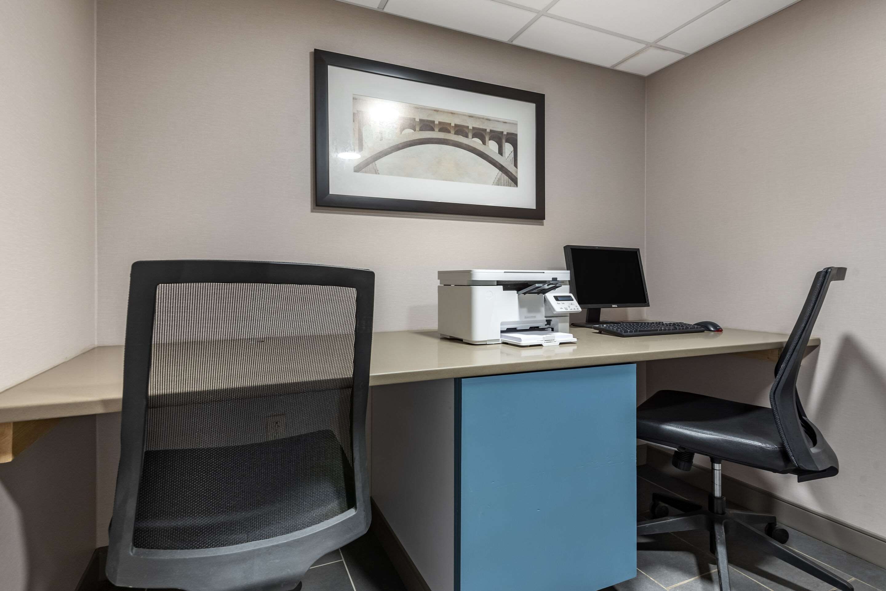 Business center | Comfort Inn & Suites Syracuse North