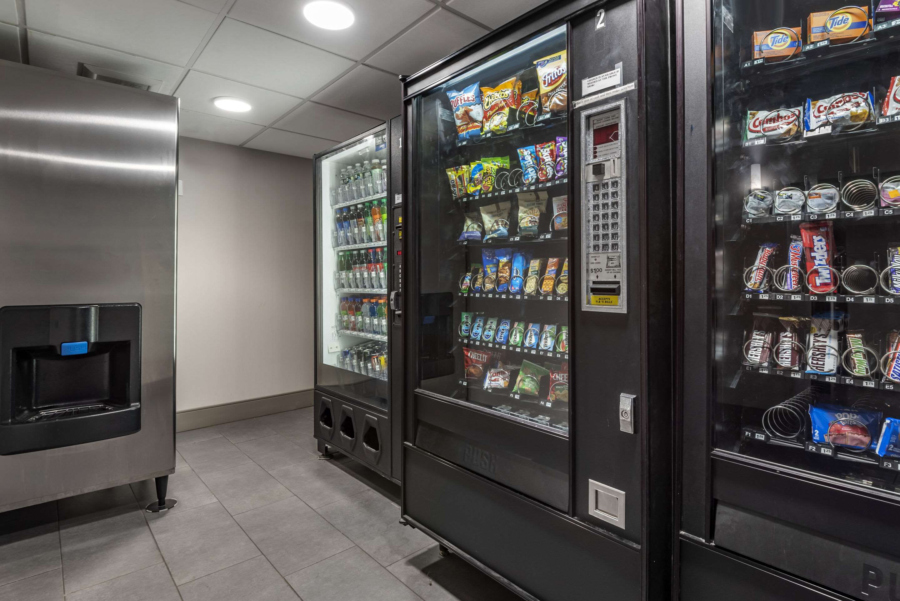 Hotel vending area | Comfort Inn & Suites Syracuse North