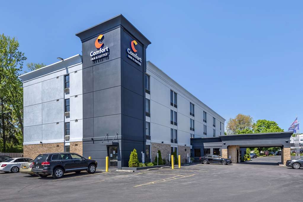 Comfort Inn & Suites Syracuse N. Airport