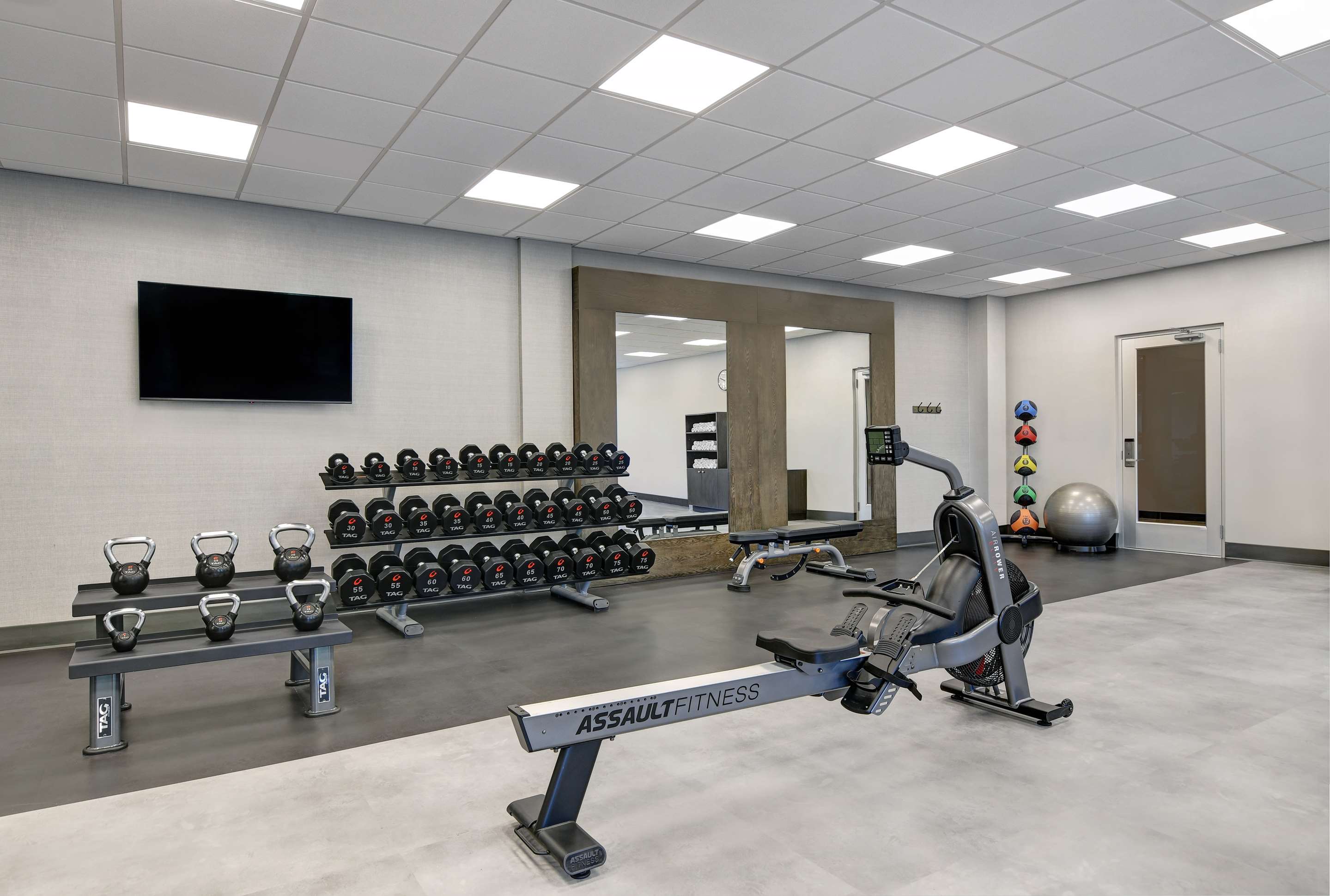 Health club fitness center gym | Homewood Suites by Hilton Edison Woodbridge