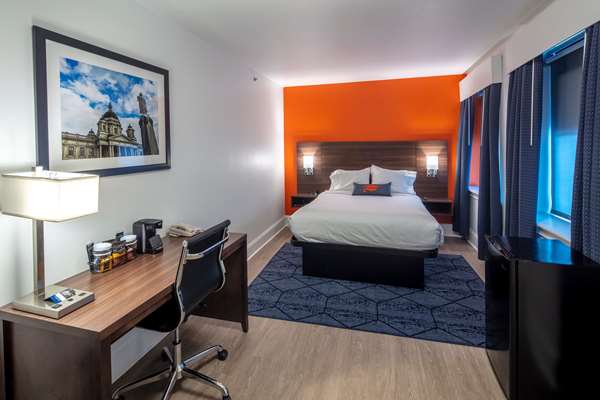  - Collegian Hotel Syracuse - I-81, Exit 18