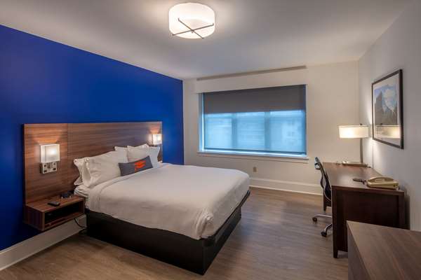  - Collegian Hotel Syracuse - I-81, Exit 18