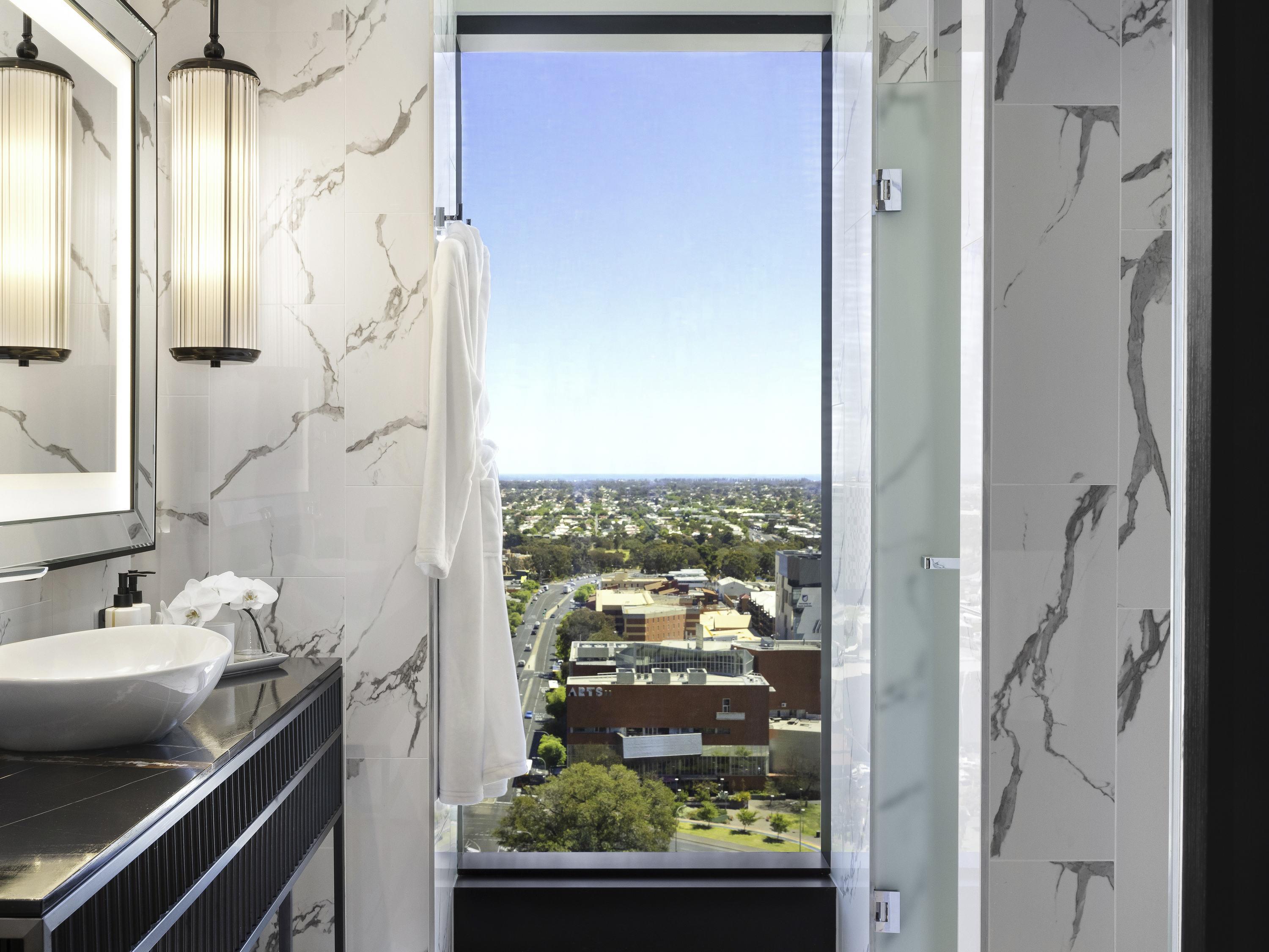 Sofitel Adelaide Room Type - DELUXE ROOM, 1 King Bed, Corner Room, City or Coastal View