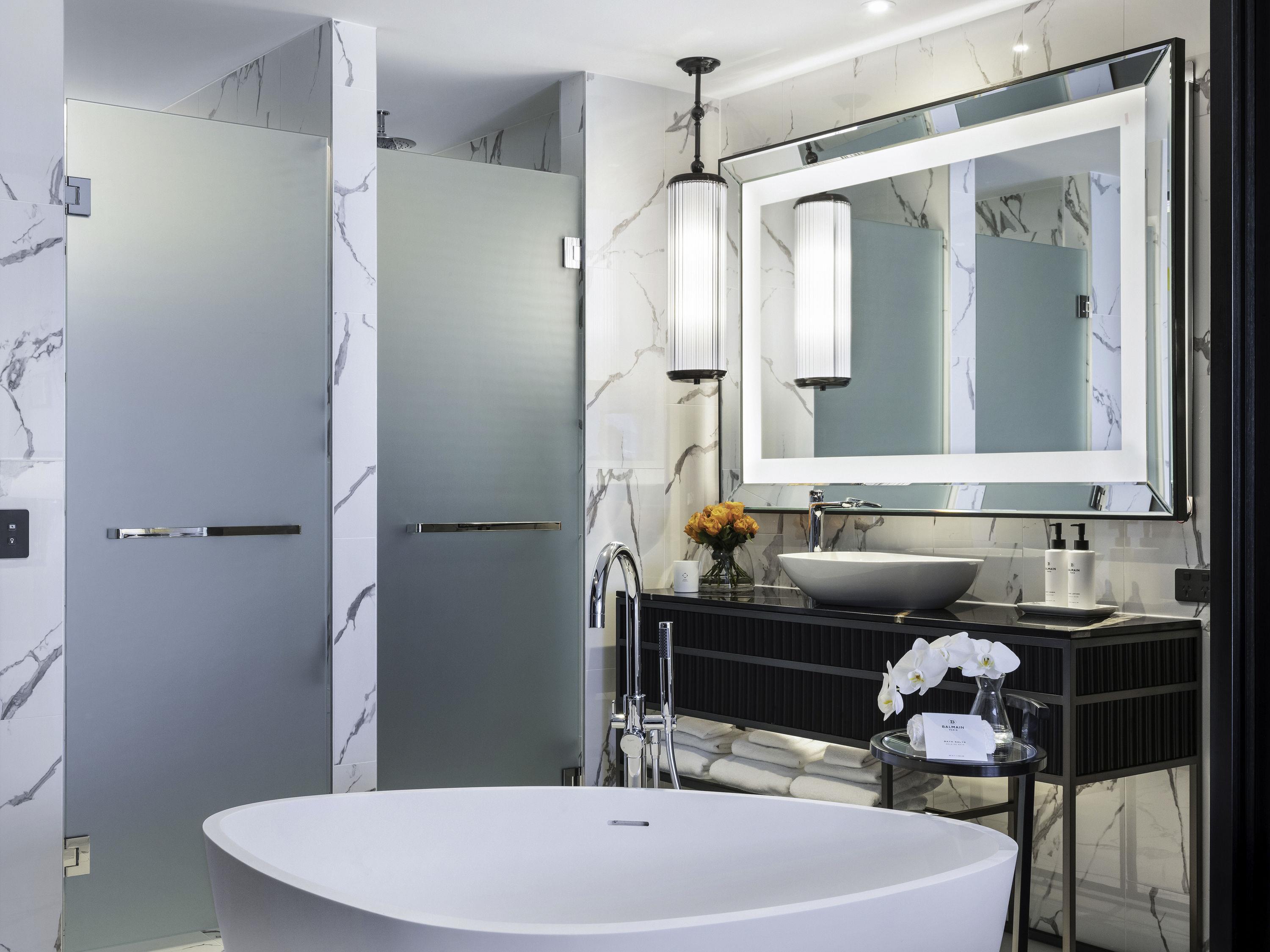 Sofitel Adelaide Room Type - LUXURY ROOM, Club Millésime access, 1 King Bed, Coastal or Hills View
