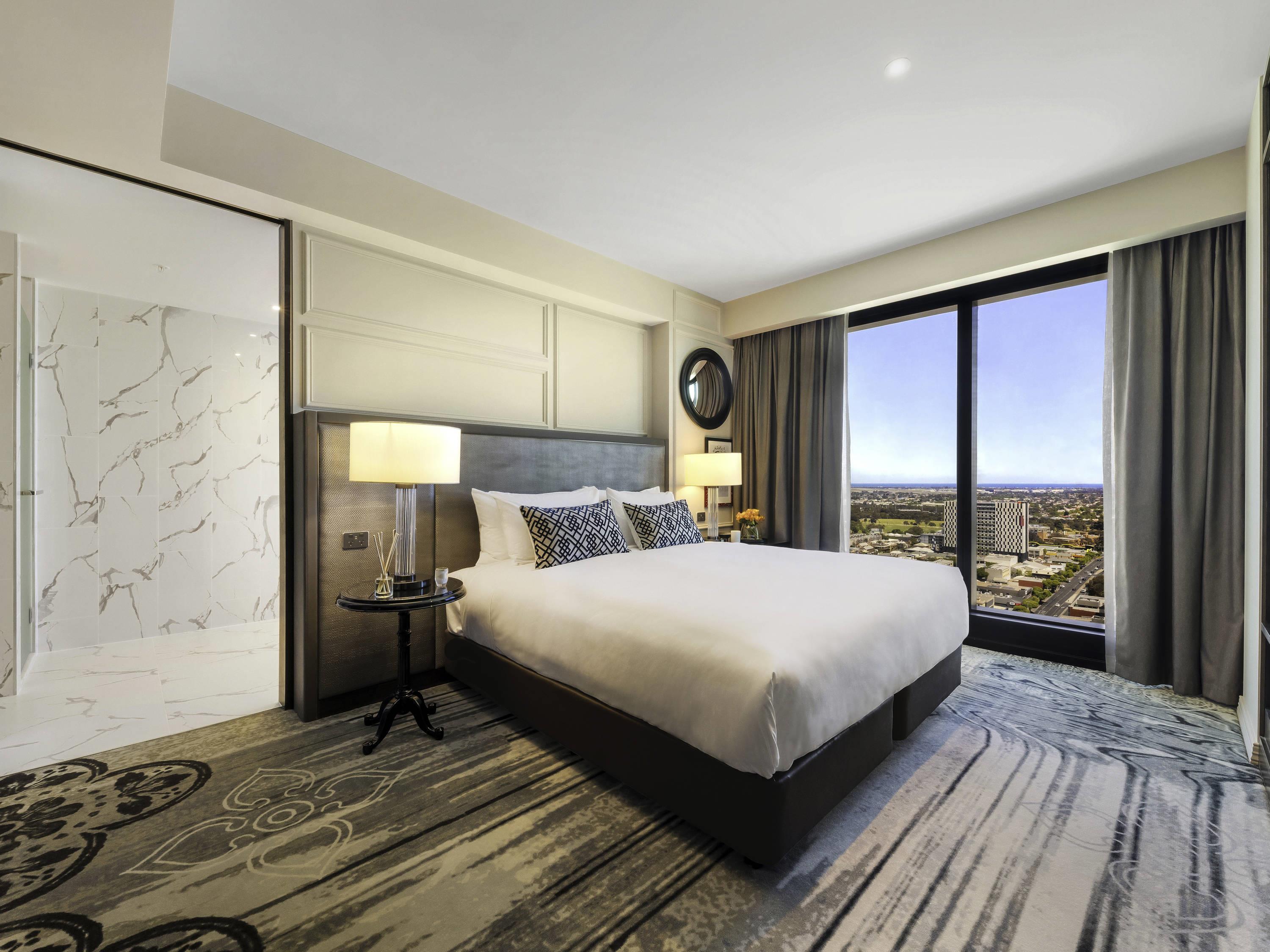 Sofitel Adelaide Room Type - PRESTIGE SUITE, Club Millésime access, 1 King Bed, Living Room