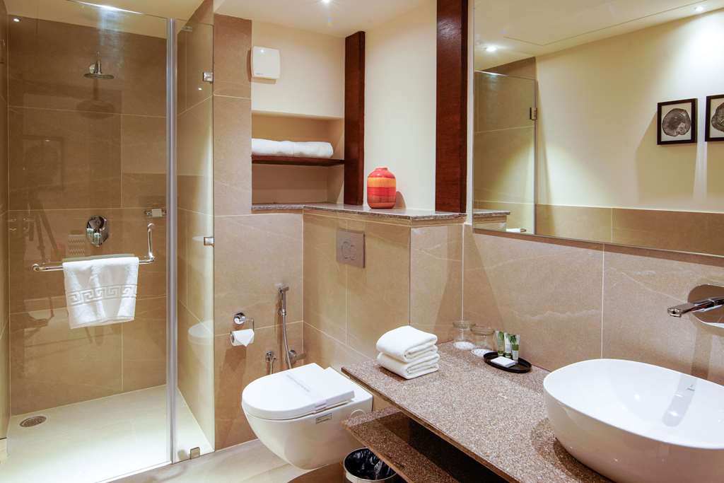 COMFORT INN DEHRADUN-guestroom-Guest Room,Bathroom,On-Site.jpg