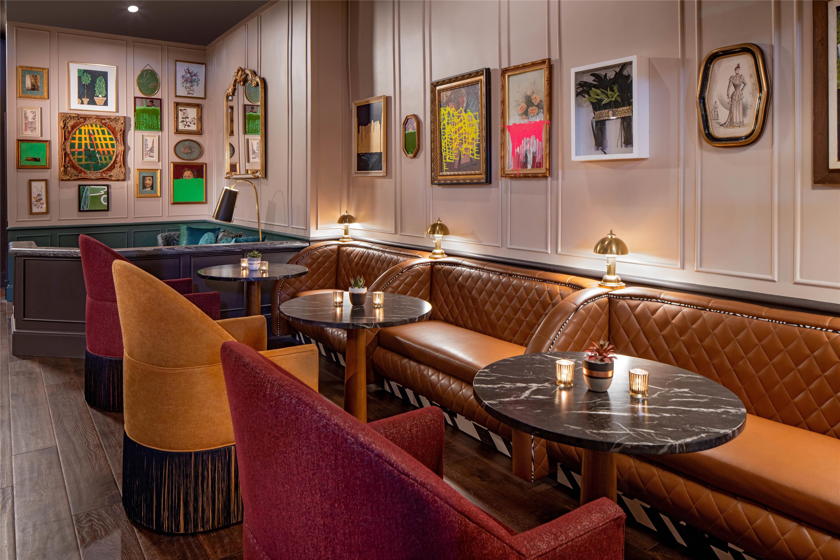 Lobby Seating | The Pelham Hotel