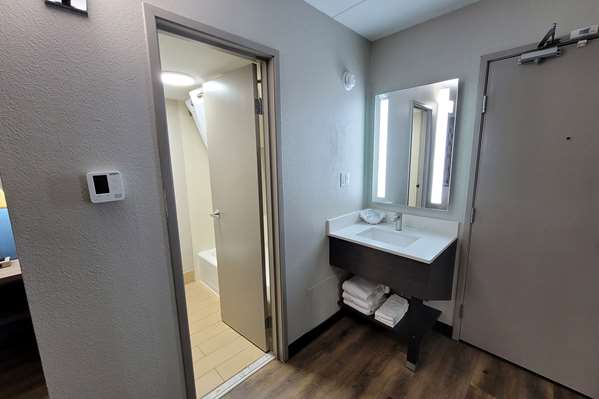  - Wingate by Wyndham Hotel Airport Wichita