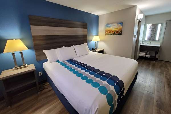  - Wingate by Wyndham Hotel Airport Wichita