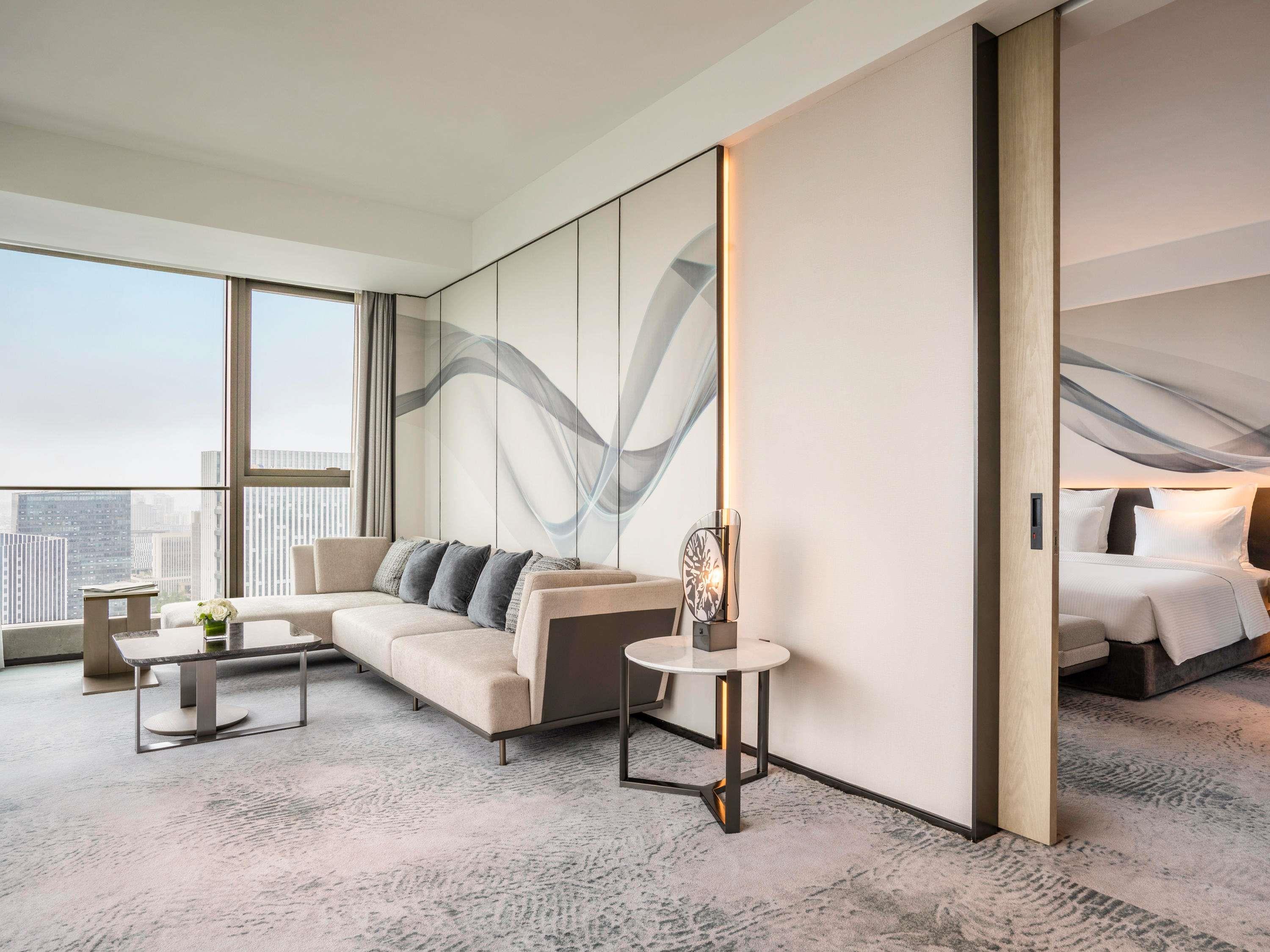 Pullman Jiaxing Pinghu Excellence Room Type - PREMIUM EXECUTIVE SUITE, Lounge Access, 1 King Size Bed, High Floor and Lake View Pullman Jiaxing Pinghu Excellence Room Type - PREMIUM EXECUTIVE SUITE, Lounge Access, 1 King Size Bed, High Floor and Lake View