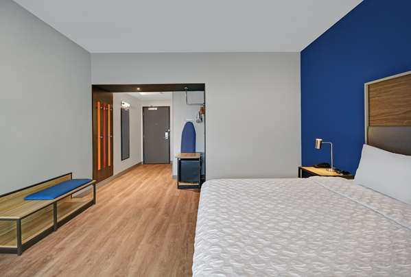  - Tru by Hilton Troy - I-75, Exit 67