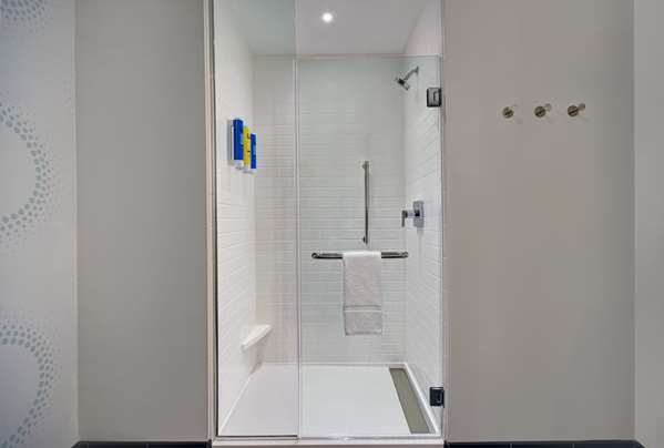  - Tru by Hilton Troy - I-75, Exit 67