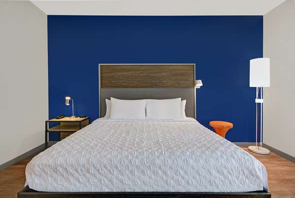  - Tru by Hilton Troy - I-75, Exit 67