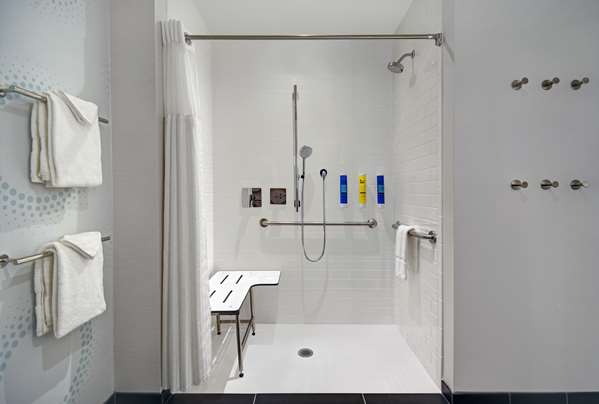  - Tru by Hilton Troy - I-75, Exit 67