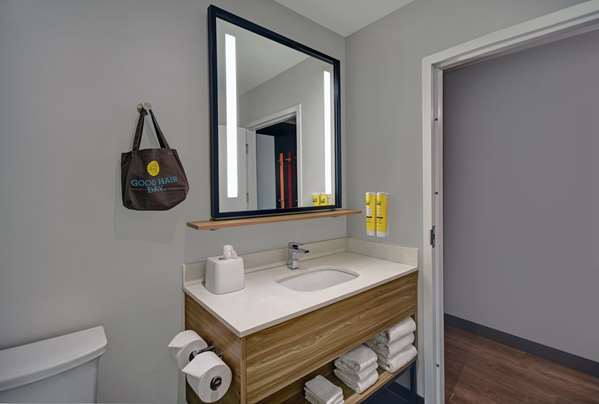  - Tru by Hilton Troy - I-75, Exit 67