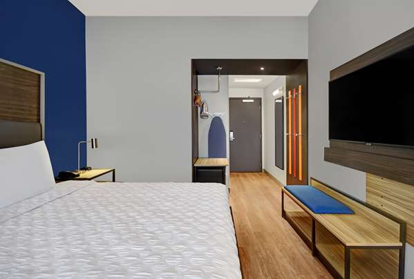  - Tru by Hilton Troy - I-75, Exit 67