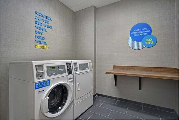  - Tru by Hilton Troy - I-75, Exit 67