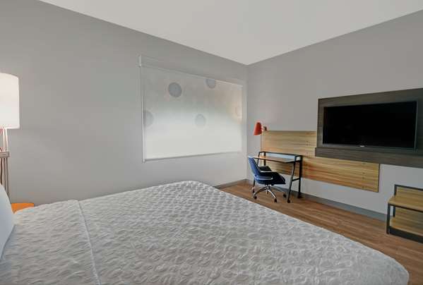  - Tru by Hilton Troy - I-75, Exit 67