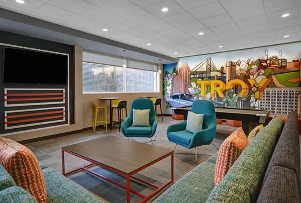  - Tru by Hilton Troy - I-75, Exit 67