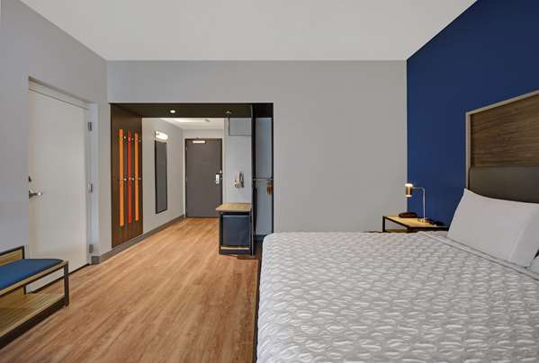  - Tru by Hilton Troy - I-75, Exit 67