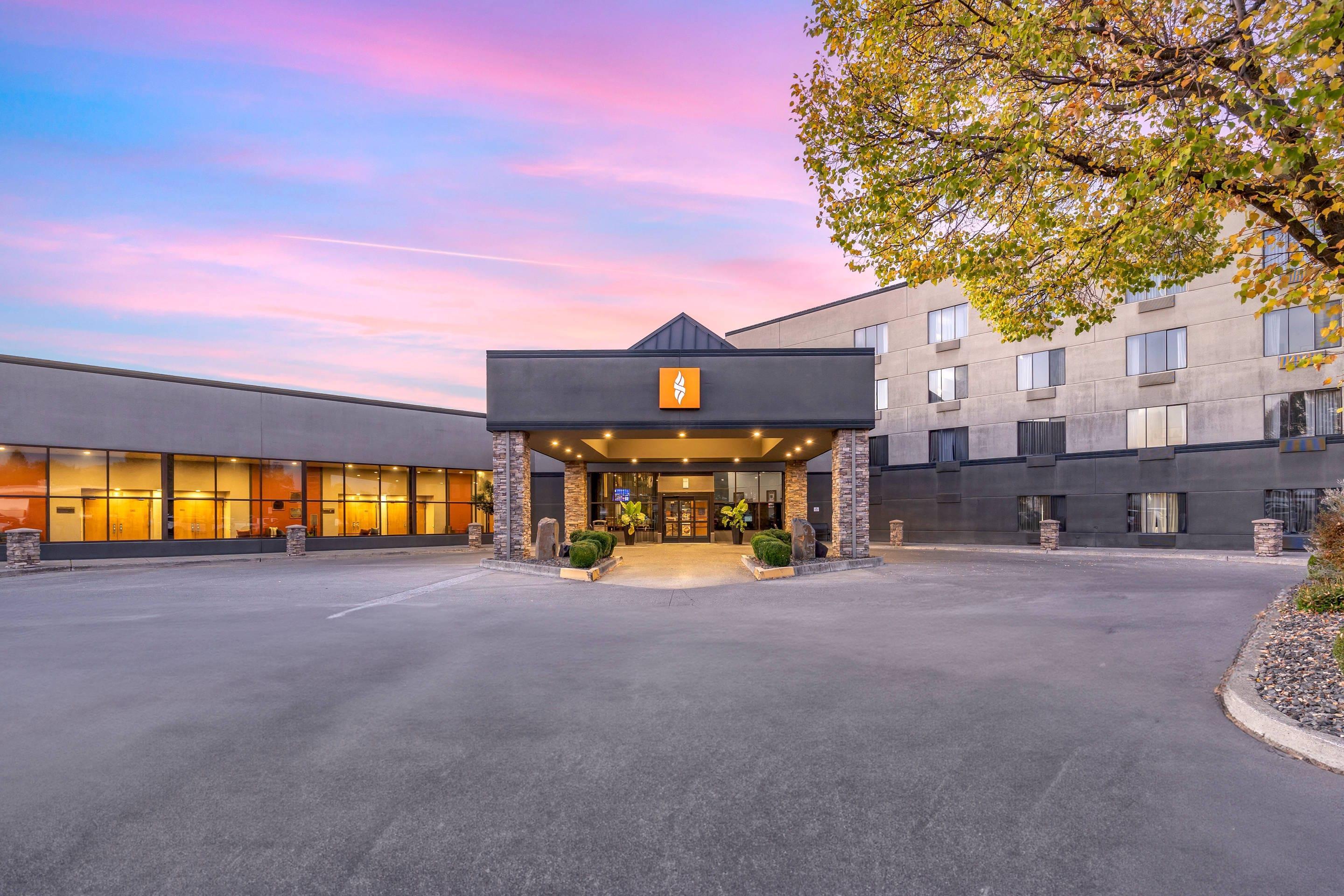 Twilight | Hell Canyon Grand Hotel, Ascend Hotel Collection