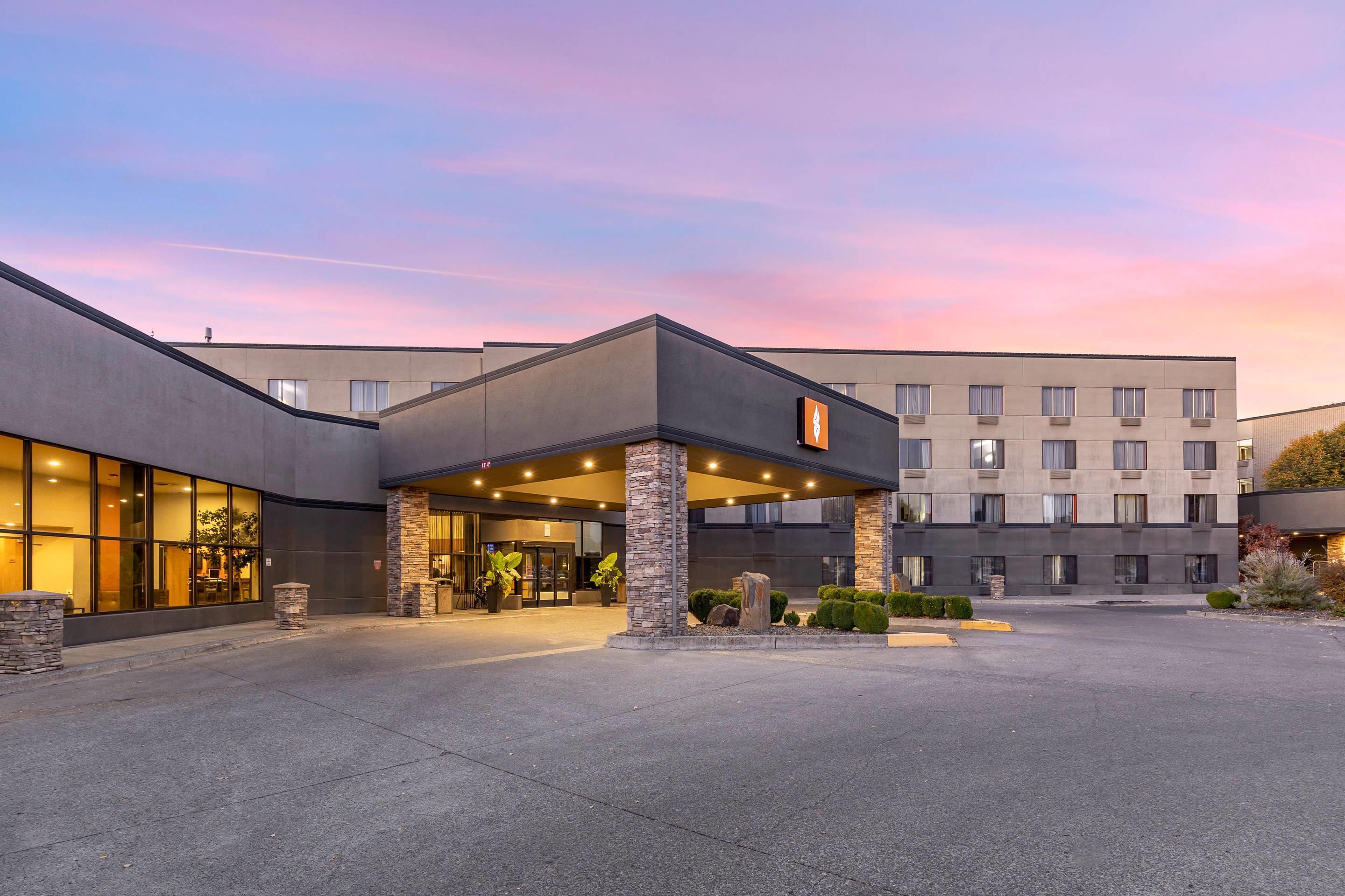 Twilight | Hell Canyon Grand Hotel, Ascend Hotel Collection