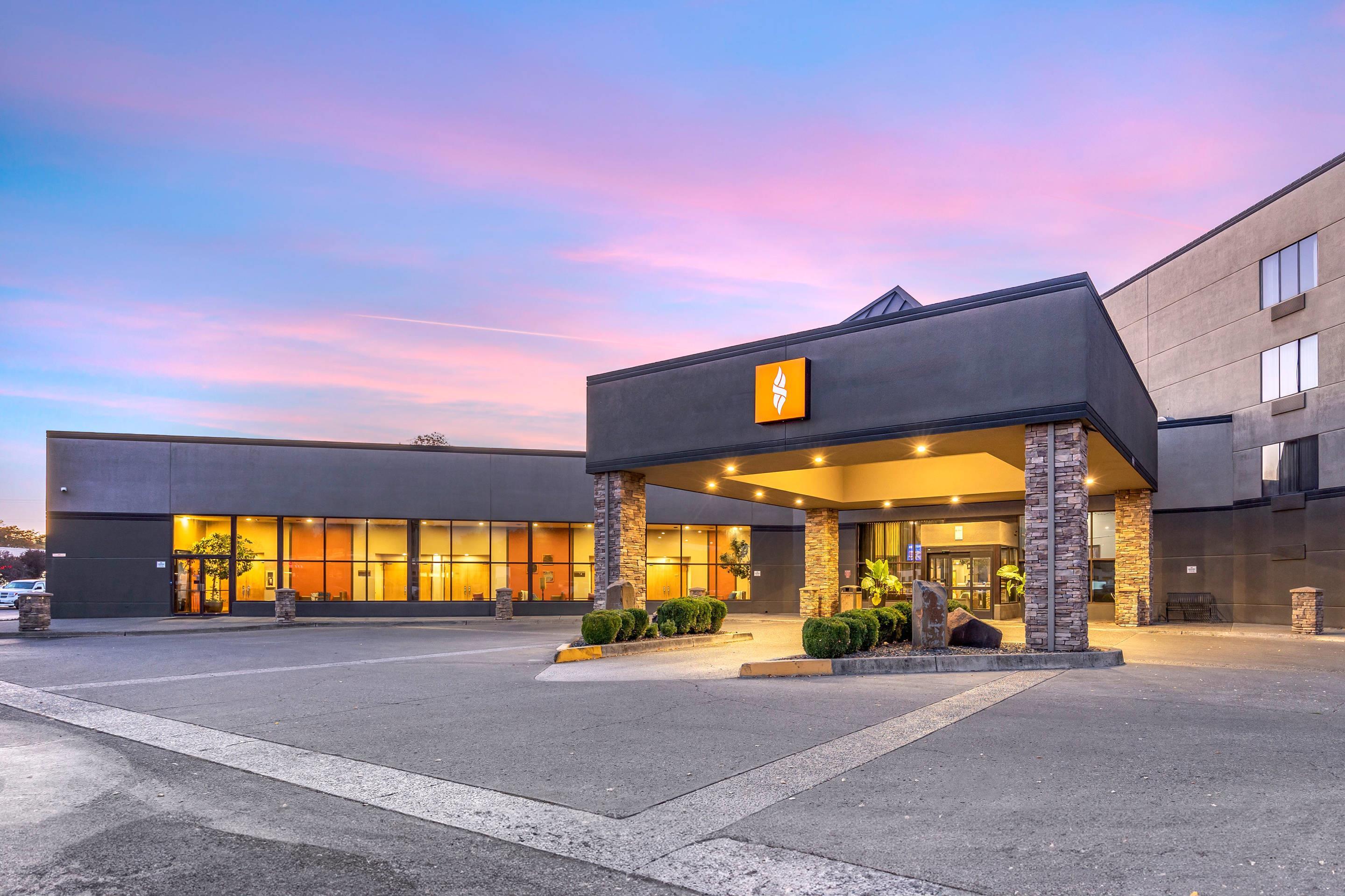 Twilight | Hell Canyon Grand Hotel, Ascend Hotel Collection