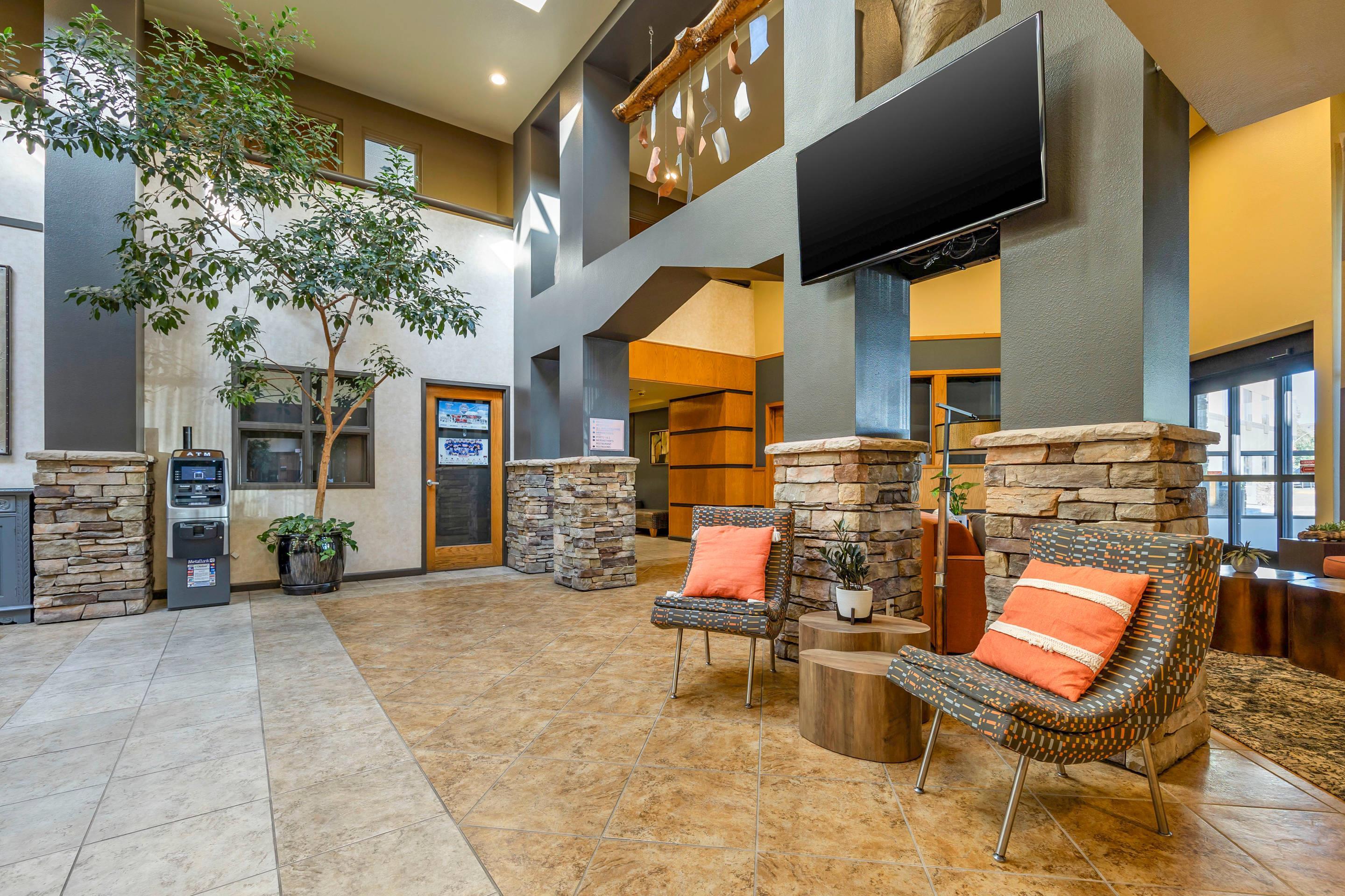 Spacious lobby | Hell Canyon Grand Hotel, Ascend Hotel Collection