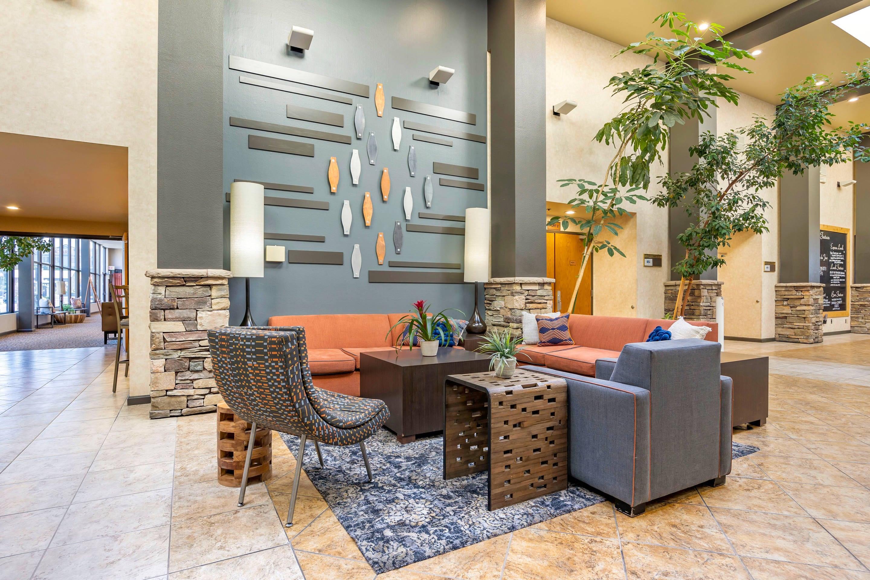 Spacious lobby with sitting area | Hell Canyon Grand Hotel, Ascend Hotel Collection