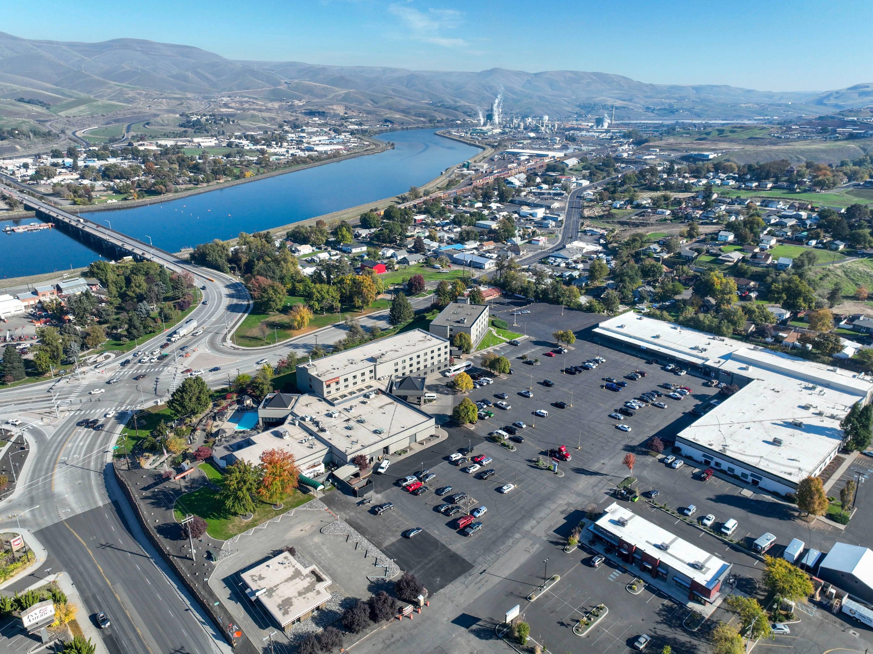 Drone | Hell Canyon Grand Hotel, Ascend Hotel Collection