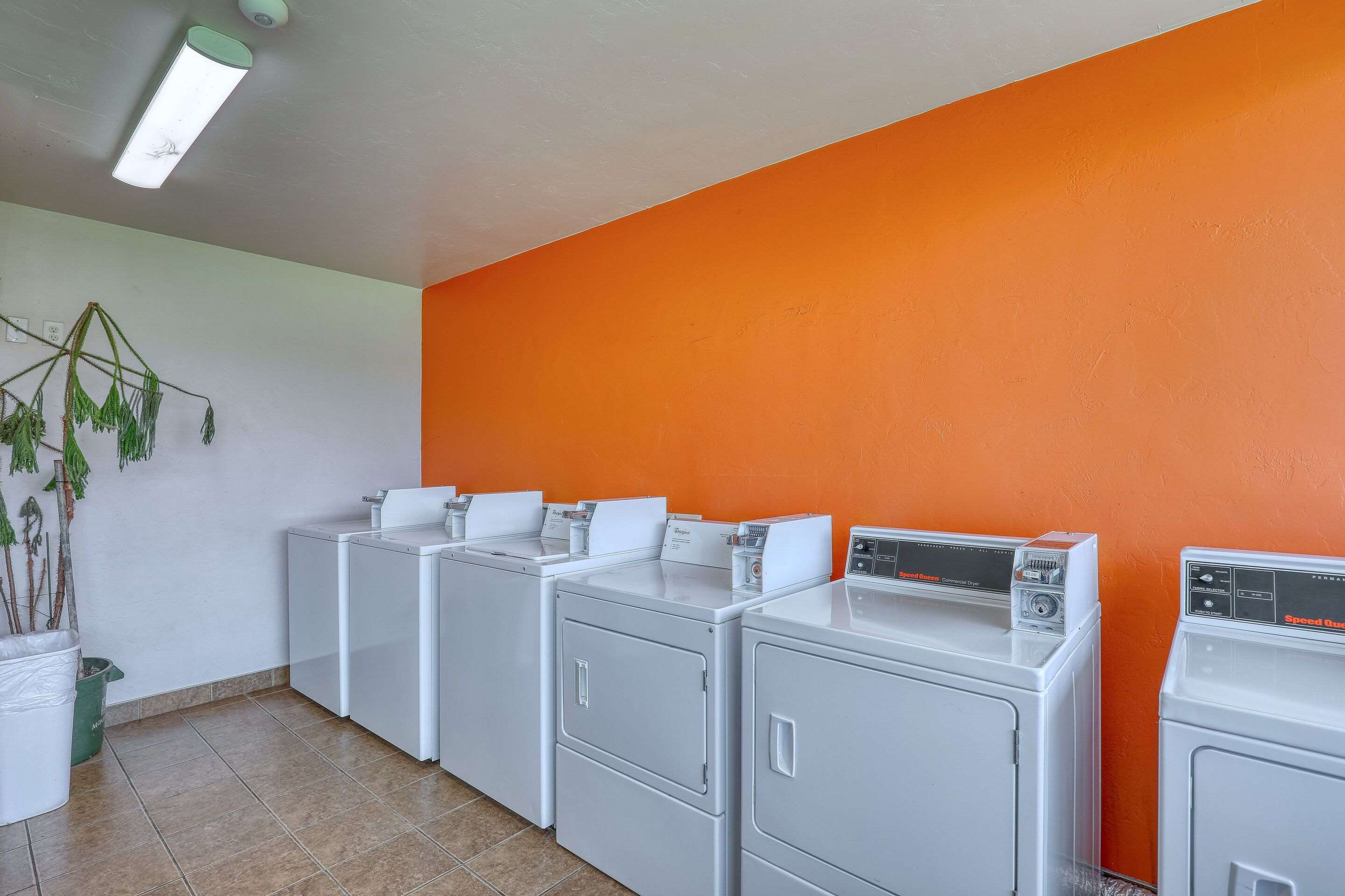 Guest laundry facilities | Suburban Studios