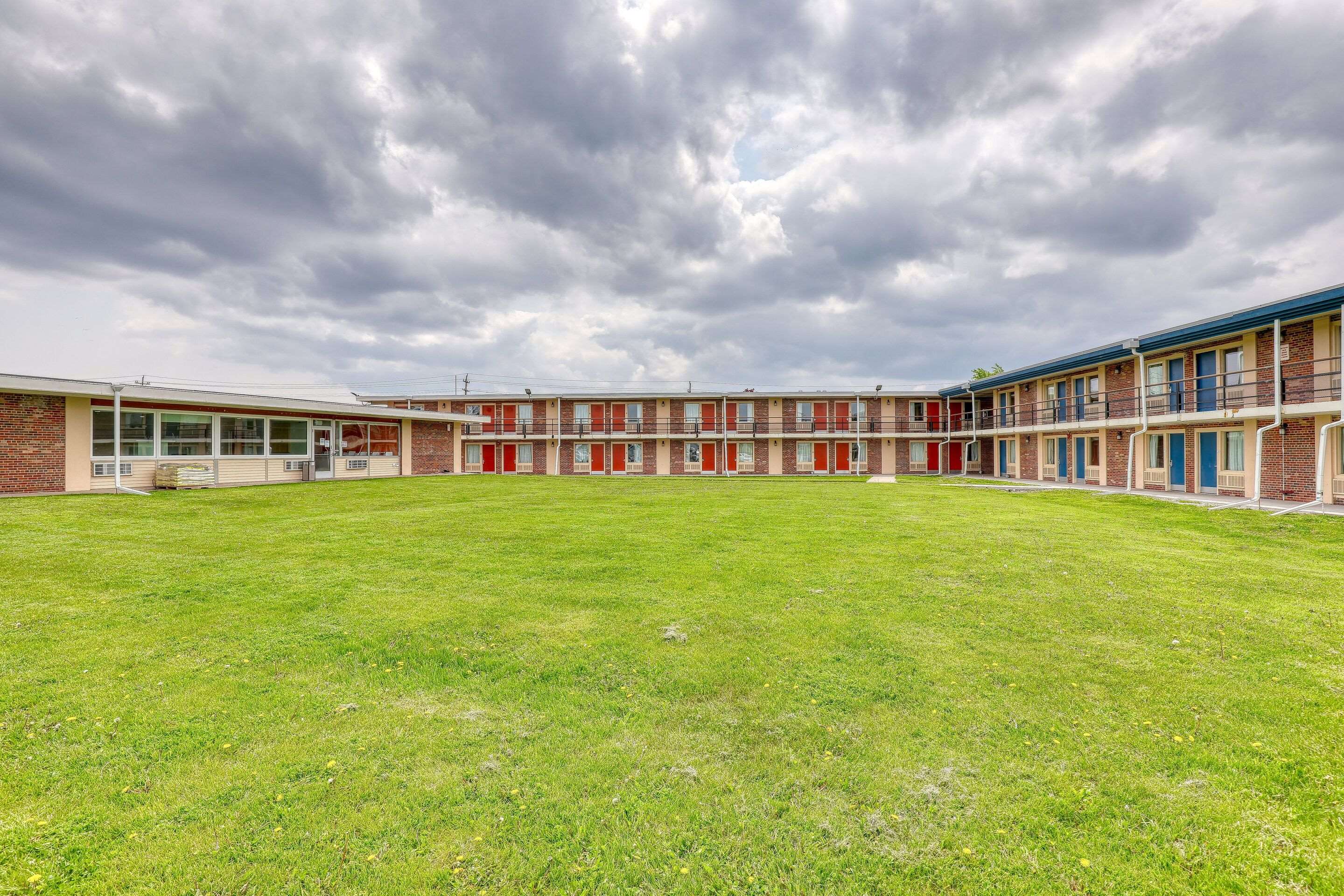 Hotel exterior | Suburban Studios