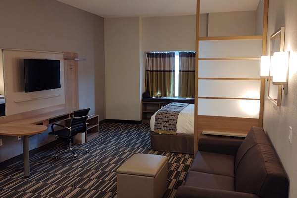 Suite - Microtel Inn & Suites by Wyndham Liberty - I-35, Exit 17