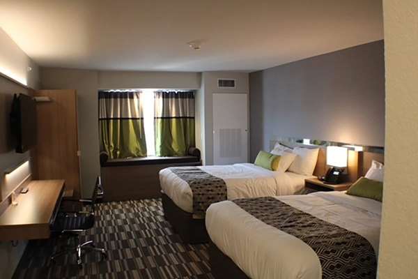  - Microtel Inn & Suites by Wyndham Liberty - I-35, Exit 17
