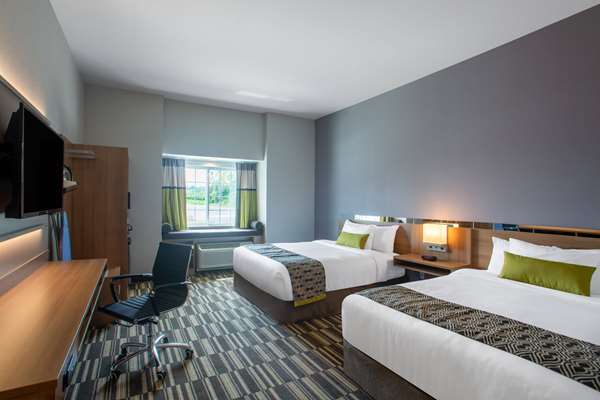  - Microtel Inn & Suites by Wyndham Liberty - I-35, Exit 17