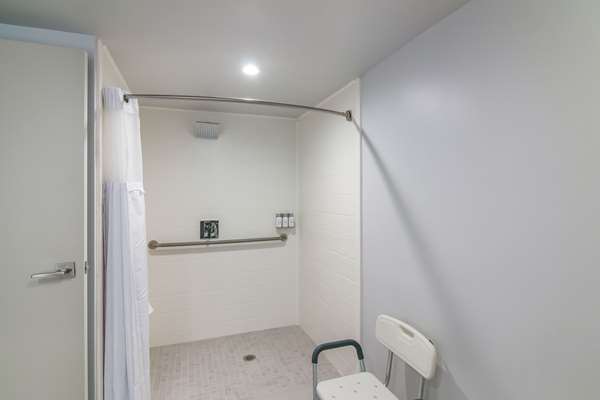  - Hourglass Hotel Bakersfield